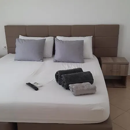 Villa Christine Free Parking Vlorë